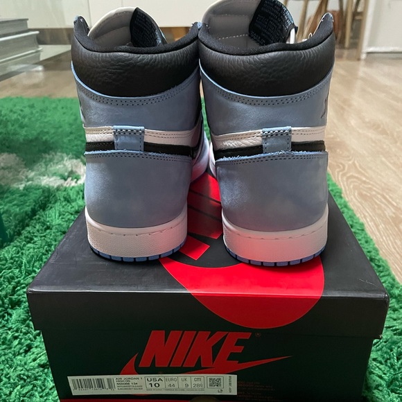 Air Jordan 1 high in university blue colorway - Picture 6 of 10